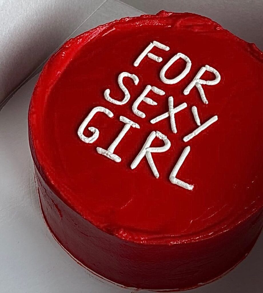 Эротический торт для девушки