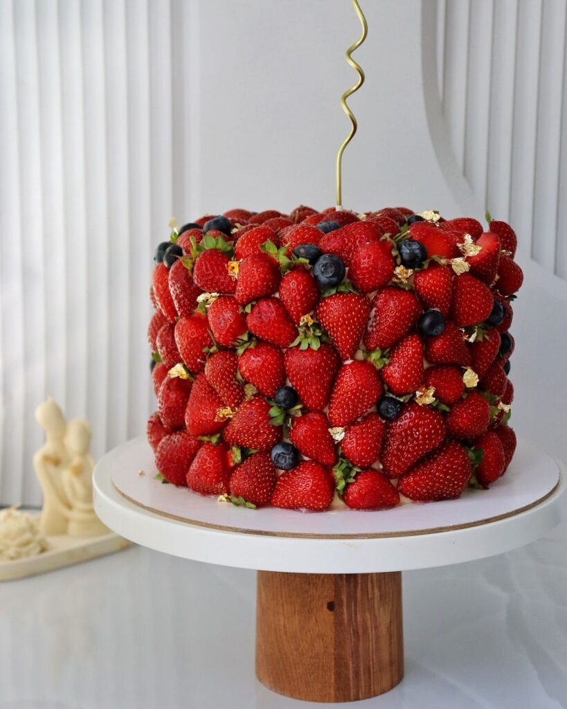 Торт клубничный