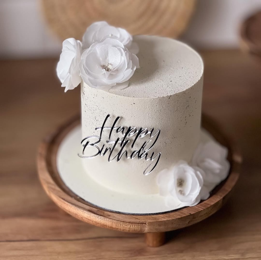 Торт для женщины Happy Birthday