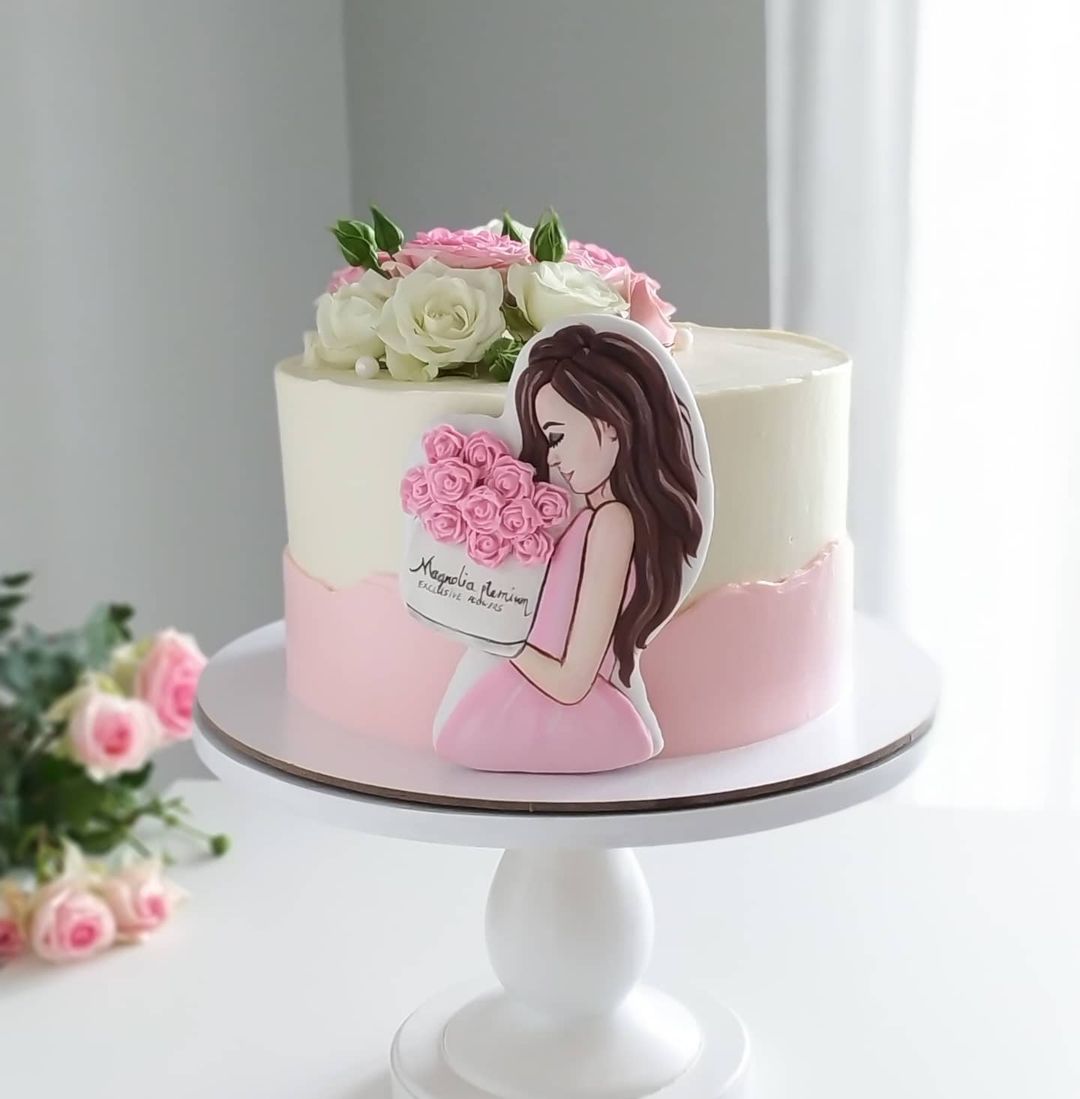 Торт с рисунком девушки на имбирном прянике