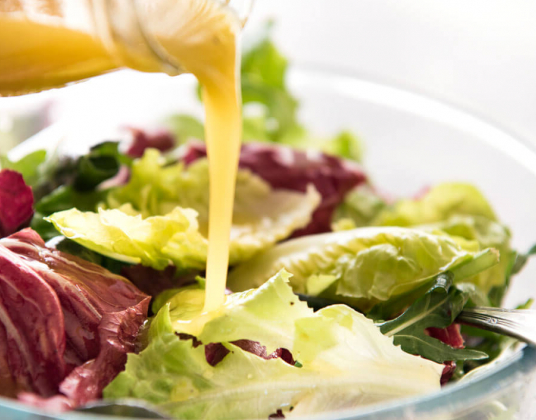 Заправка для салата из персикового варенья